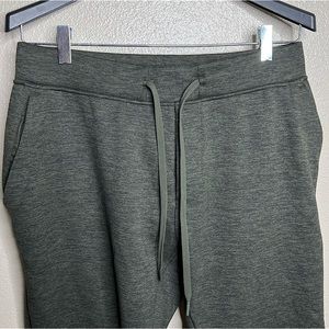 Lululemon men’s joggers L